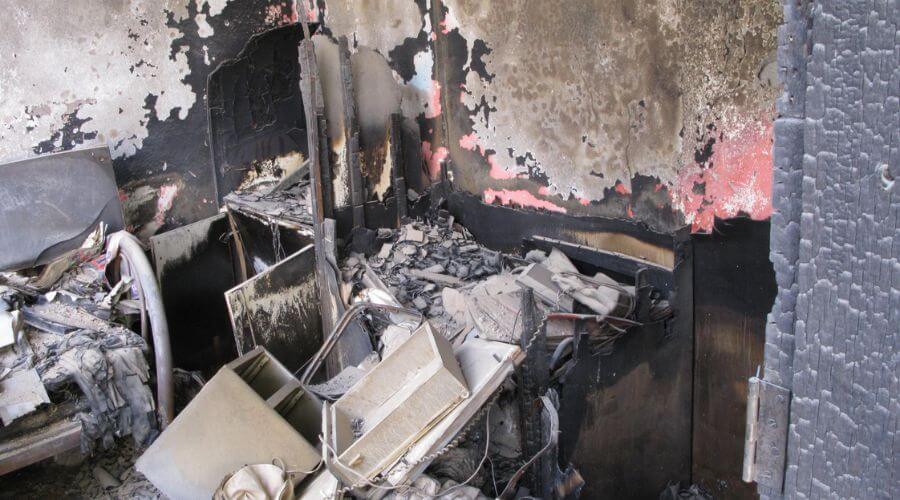 Why choose water damage restoration service for emergency water extraction services in Lexington